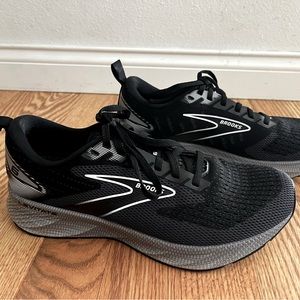 Almost New Brooks Levitate 6 Running Shoes! Only 35 miles on them!